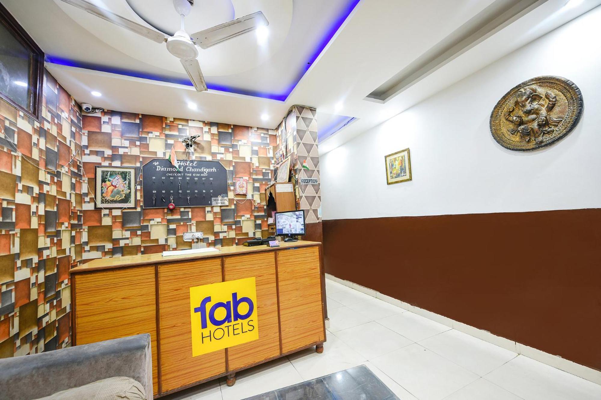 Fabexpress Diamond Sec 45 Hotell Chandīgarh Exteriör bild