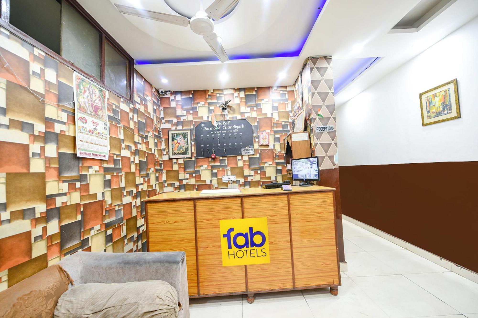 Fabexpress Diamond Sec 45 Hotell Chandīgarh Exteriör bild