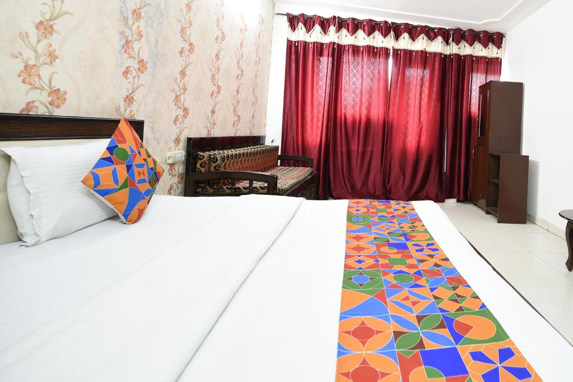 Fabexpress Diamond Sec 45 Hotell Chandīgarh Exteriör bild